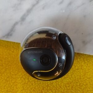 Hyundai Black and Silver Wireless Earbuds NWOT